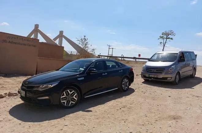Traslado privado de Amman a Petra em veículo com ar-condicionado