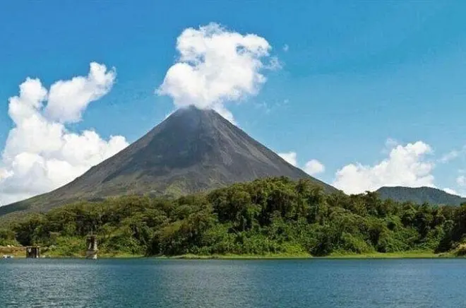 Arenal Vulkan & Baldi Hot Springs: Ganztägige Privattour