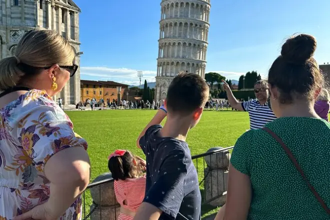 Pise et tour penchée pour enfants : Coupe-file garanti