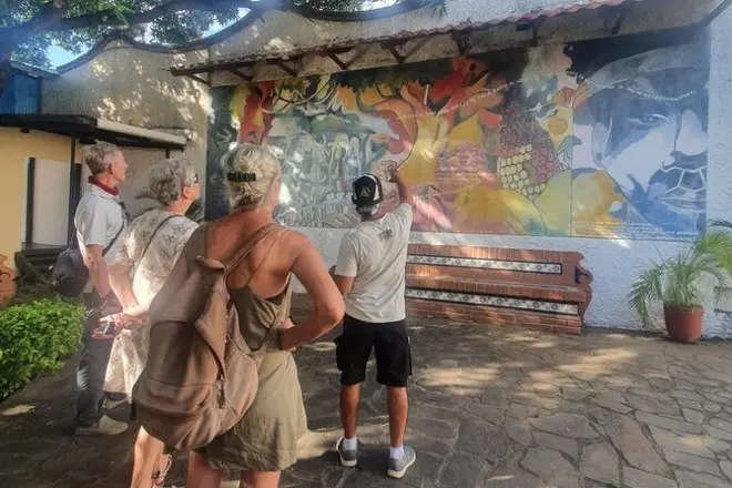 Street art à León : Fresques de la révolution et de l’histoire