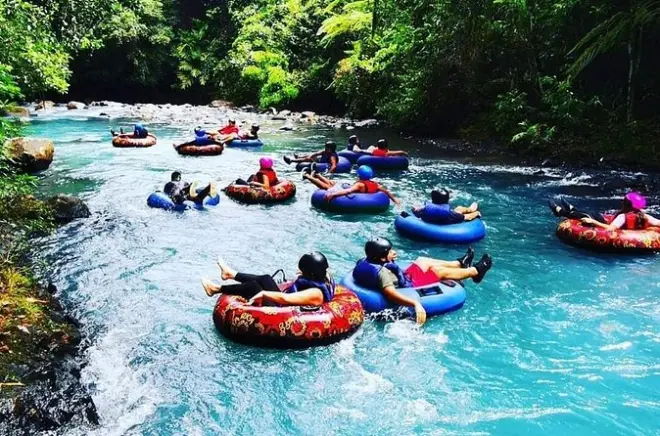 Ziplining over Blue River in Playa Flamingo: Tubing & Sloths