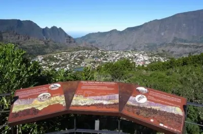 Cirque de Cilaos : Petit-déjeuner et route aux 400 virages