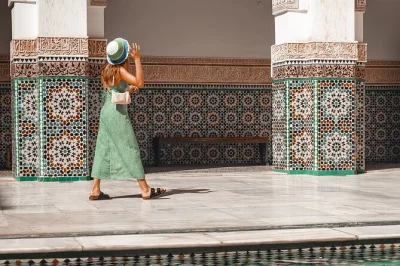Explore fez’s medina with a local guide, monument tickets, artisan visits, and moroccan tea included. discover history, crafts, and flavors in one immersive day.