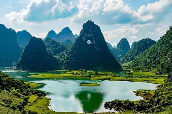 Tour por Cao Bang: Geoparque, cueva Pac Bo y ruta en moto