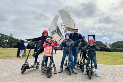Explore buenos aires de e-scooter por palermo e recoleta, prove mate com os locais e experimente alfajor. grupos pequenos, guia local e equipamento incluídos—uma forma diferente de conhecer a cidad