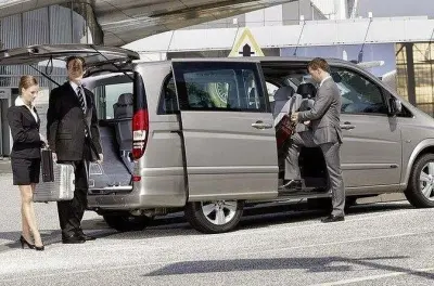 Transfert privé Errachidia Merzouga avec arrêt à l’oasis de Ziz