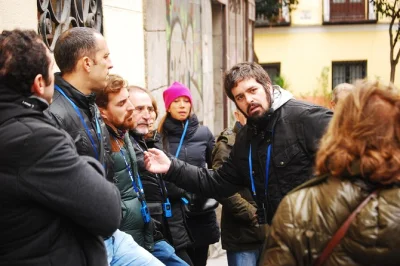 Partez à la découverte des légendes et de l’histoire de madrid lors d’une visite privée à pied avec un guide local. prise en charge à l’hôtel, pause tapas et itinéraire personnalisable i