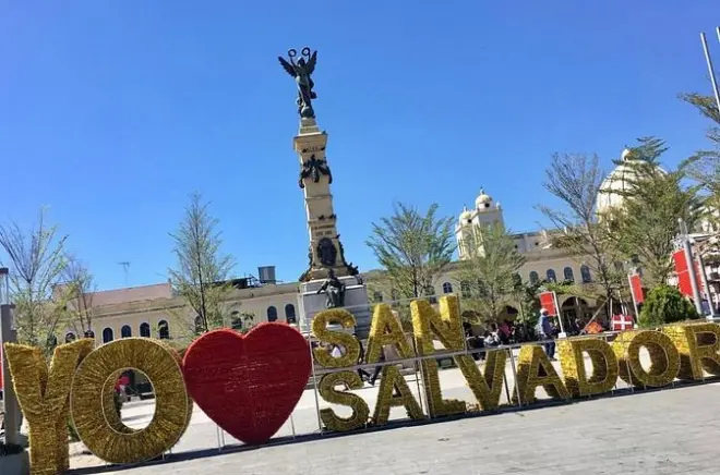 Tour privado pelo centro histórico de San Salvador e El Boquerón