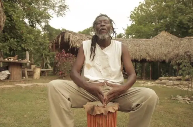 Villaggio indigeno Rastafari: Tamburi Congo e cultura locale