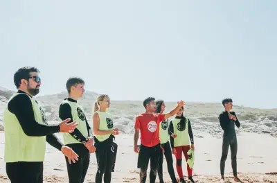 Leçons de surf à Corrubedo : Petits groupes selon l’âge et le niveau