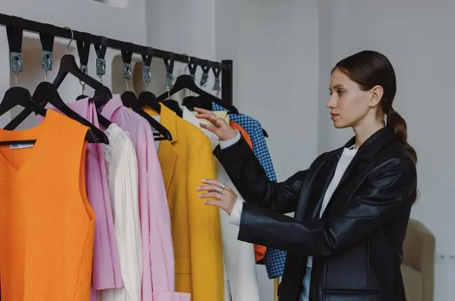 Milan Personal Color Analysis & Shopping: Find Your Palette
