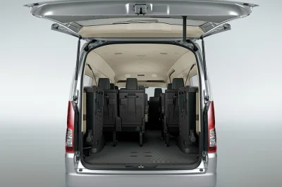 Traslado privado desde el aeropuerto de auckland con bienvenida amable, llegada directa al hotel y conductor local. recogida dentro de la terminal para una llegada sin complicaciones.