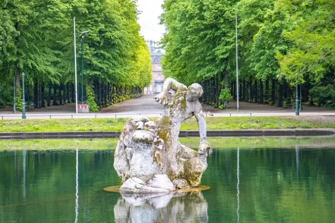 Düsseldorf art and culture tour with a local guide