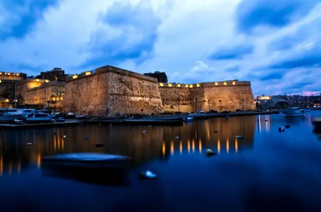 Tour noturno em Malta com motorista particular: Mdina e Valletta