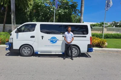 Transfer privado do aeroporto de punta cana com motorista local, direto ao hotel, carro com ar-condicionado, wifi e retirada flexível — sem filas de táxi ou caronas compartilhadas.