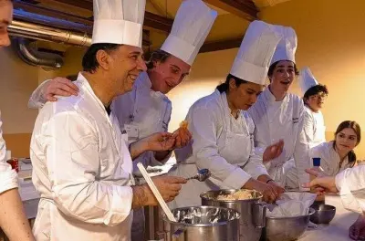 Tuscan cooking class in Siena: Make pasta and taste wine