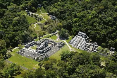 Ruinas de Palenque y cascadas: Tres sitios en un día