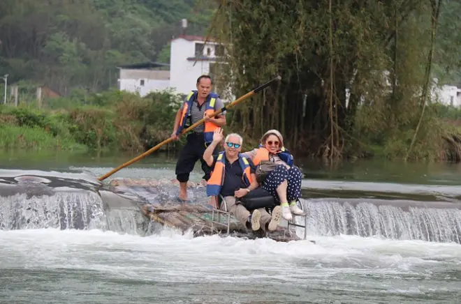Yangshuo Yulong Bamboo Boat Tour Private Transfer & Raft