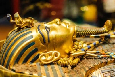 Explore the giza pyramids and egyptian museum with a private egyptologist guide, hotel pickup, and local lunch included. dive deep into ancient history in cairo.