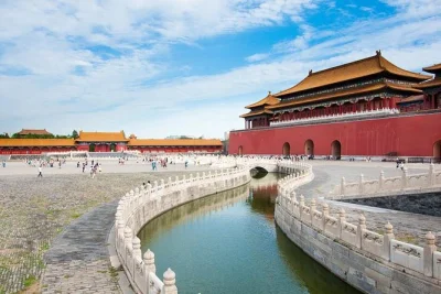 Scopri la città proibita, piazza tiananmen e cammina sulla tranquilla muraglia mutianyu con una guida locale. trasferimento da/per hotel e ingressi inclusi.