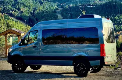 Transfert Whistler a YVR : Van Mercedes 4x4 pour groupes