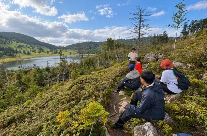Excursión guiada al lago Shinonome: Bote a pedal y montaña