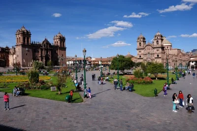 Scopri il mercato san pedro, la cattedrale e il tempio qorikancha di cusco con guida bilingue. pickup in hotel e biglietti inclusi per un’esperienza senza pensieri.