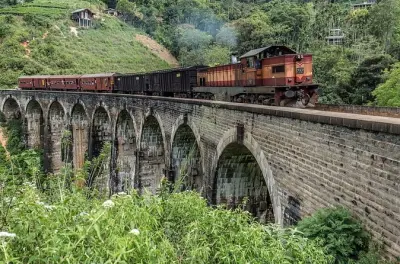 Ella: Little Adam's Peak und Nine Arches Bridge mit privatem Guide