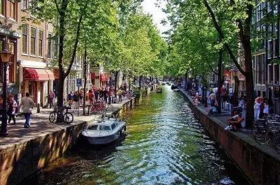 Private tour: Traditional Holland and Amsterdam from Brussels