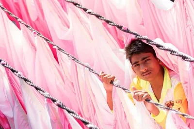 Experience mumbai’s dabbawalas, dhobi ghat open-air laundry, and dharavi with a local guide. includes local train ride and all transport for your day.