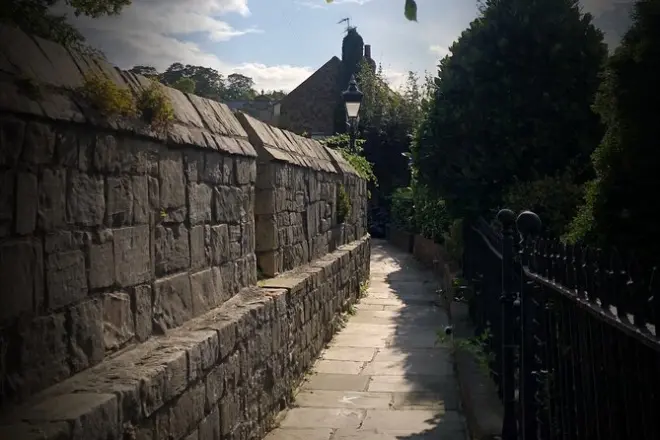 York Treasure Hunt: Solve 19 Riddles Through the City