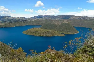 3-tägige Tour Otavalo Markt & Mindo Nebelwald ab Quito