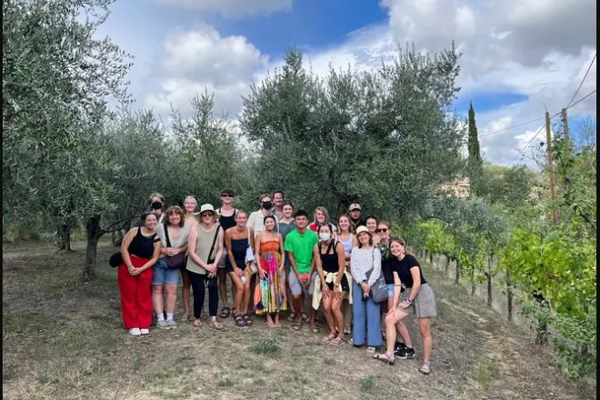 Déjeuner toscan et visite ferme à Montepulciano : Cinta Senese, vin