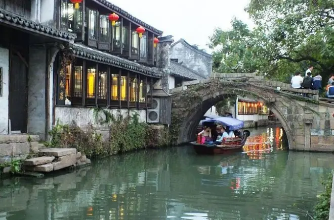 Transfert privé de Suzhou à Zhouzhuang Water Town : Arrivée flexible