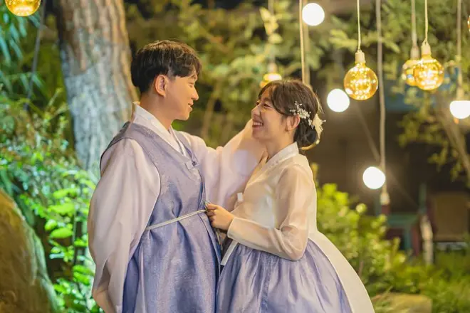 Jeonju Hanok Village: Hanbok mieten und traditionelle Kleidung tragen