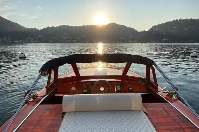 Barca privata sul lago di Como con Villa del Balbianello e Bellagio