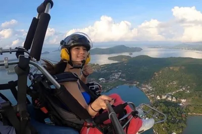 Erlebe phuket aus der luft bei einem paramotor-flug mit lizenziertem piloten – mit blick auf phi phi, chalong bay & big buddha. inklusive gopro-video und aller gebühren.