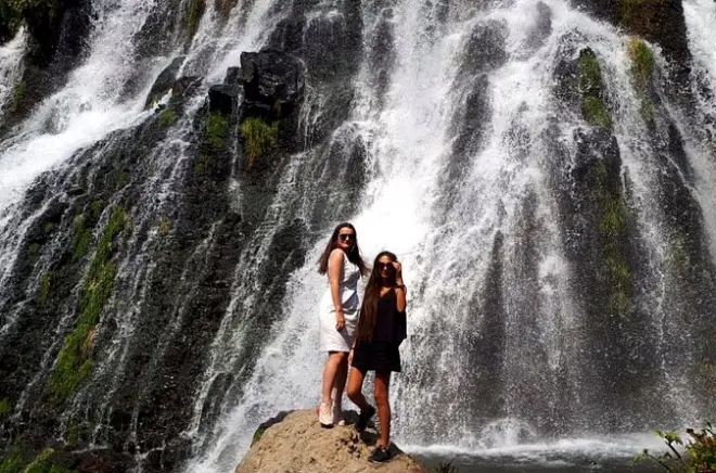 Jermuk y cascadas de Shaki desde Yerevan: Opción con guía privado
