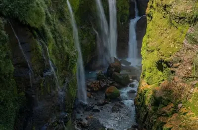 Jurassic Canyon Waterfall Tour Costa Rica: Quebrada Gata Hike