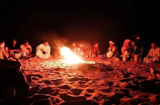 De Casablanca a Fez en 3 días con ruinas romanas y campamento