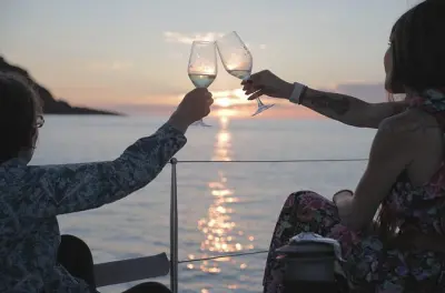 Tramonto a vela a San Sebastian: Viste dal mare