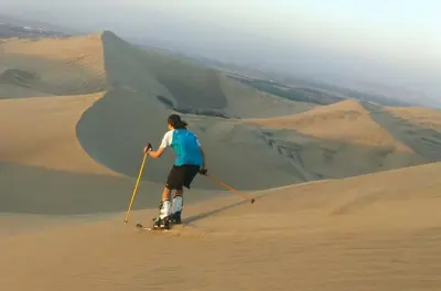 Guida in buggy a Huacachina: Dune buggy privato con sandboard