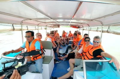 Erkunden sie die cu chi tunnel bei einer privaten speedboot-tour ab ho-chi-minh-stadt. kriechen sie durch tunnel, entdecken sie kriegserinnerungen und genießen sie ein mittagessen am flussufer. jetzt