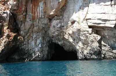 Grotta Azzurra privata e baia di Kotor in motoscafo