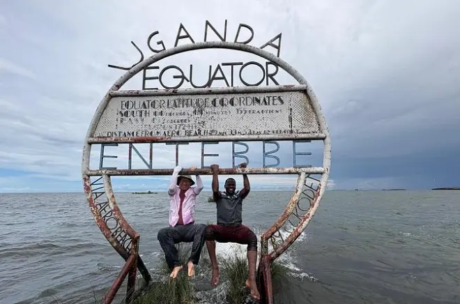 Tour zur Äquatorinsel ab Kampala: Bootsfahrt auf dem Viktoriasee