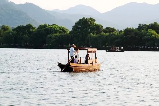 Tour privado em Hangzhou: Lago Oeste, Templo Lingyin e Pico