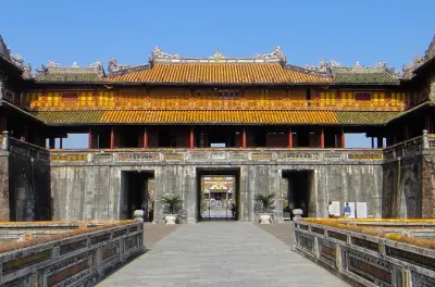 De Da Nang à Hue : Col Hai Van, citadelle et rivière des Parfums