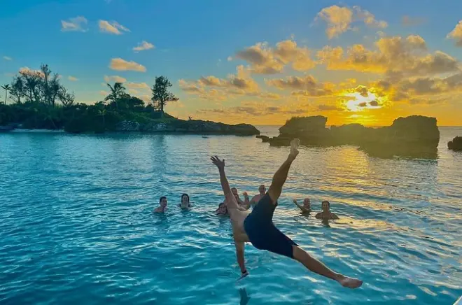 Cruzeiro privado ao pôr do sol em Bermuda com Rum Swizzle