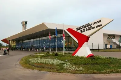 Traslado privado directo del aeropuerto de Kutaisi a Tbilisi
