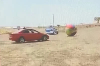 Las vegas rally-car-fußball erleben – echte rallyeautos steuern, mit einem riesigen ball kicken und jede menge spaß mit freunden. inklusive hin- und rückfahrt und lokalem guide.